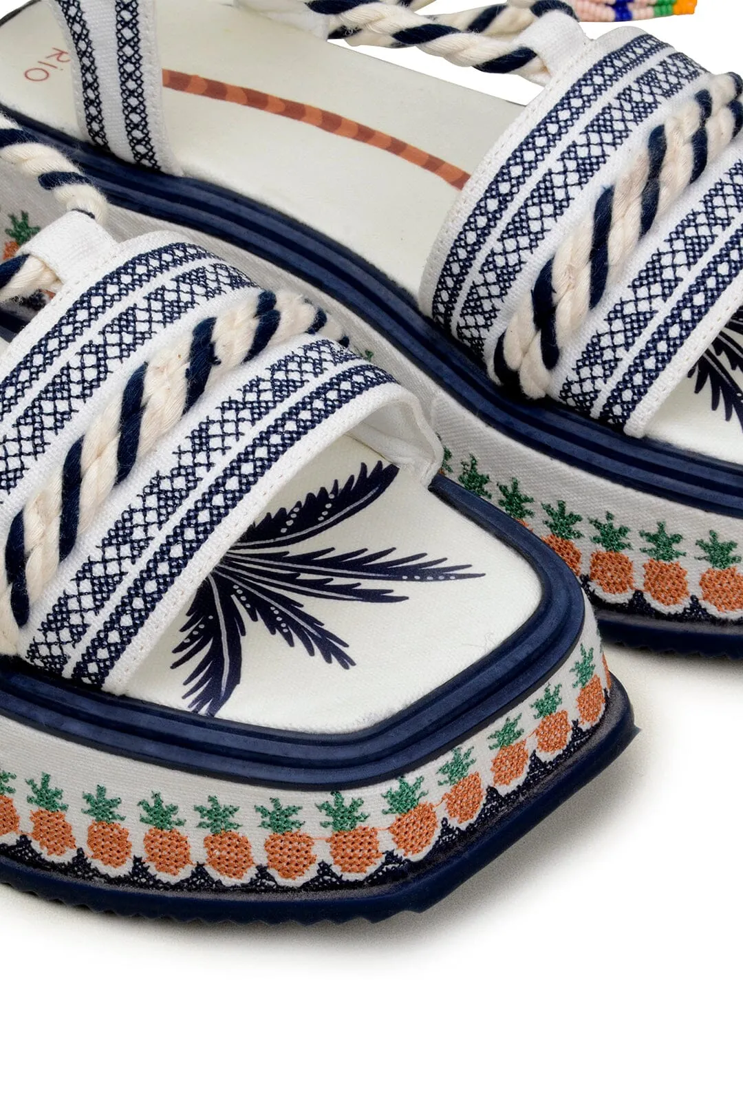BLUE EMBROIDERY FLATFORM SANDAL