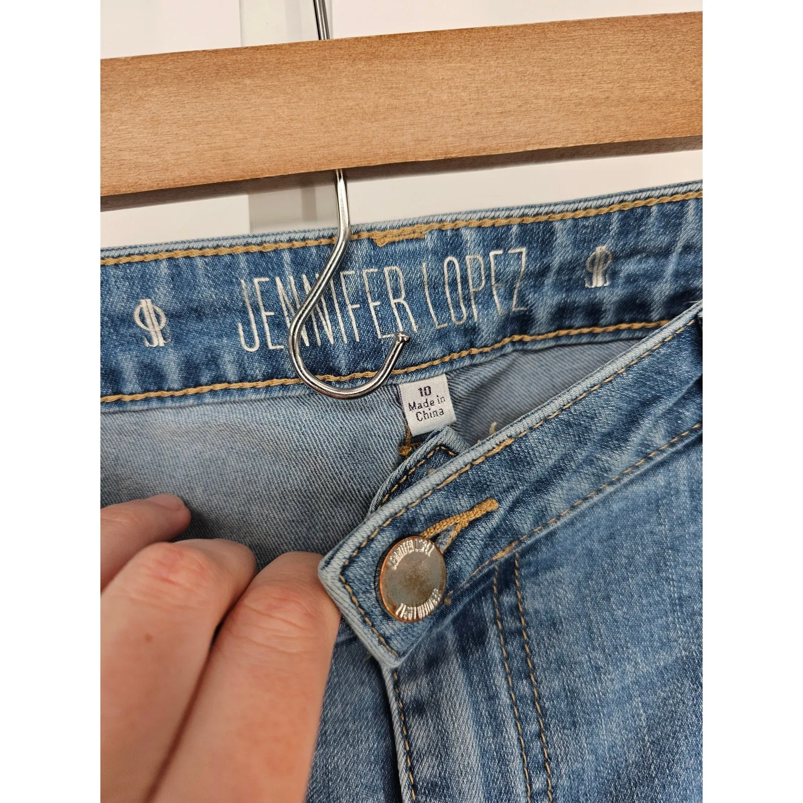 Jennifer Lopez Womens Sz 10 Skinny Blue Jeans Distressed Pearl Bead Accents
