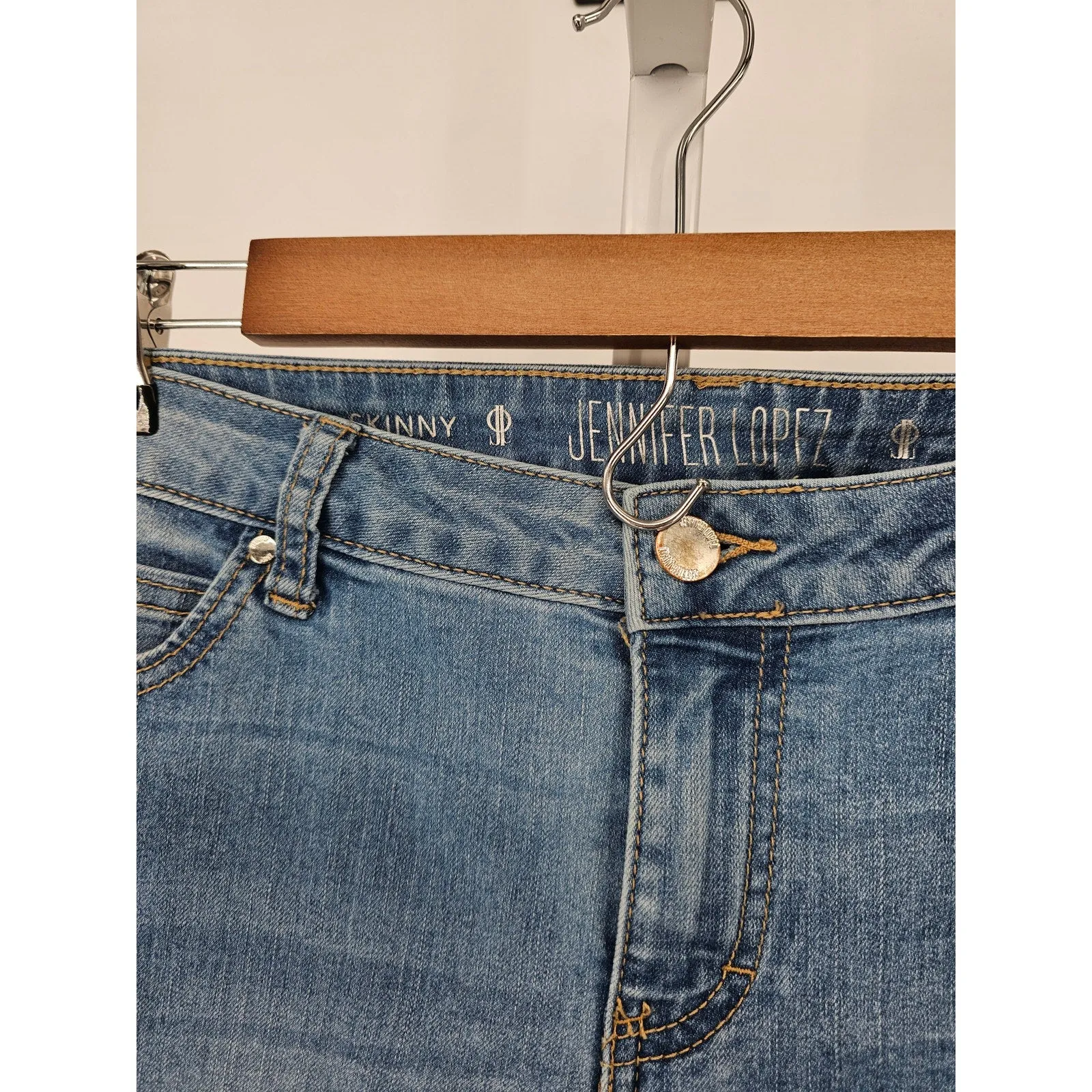 Jennifer Lopez Womens Sz 10 Skinny Blue Jeans Distressed Pearl Bead Accents