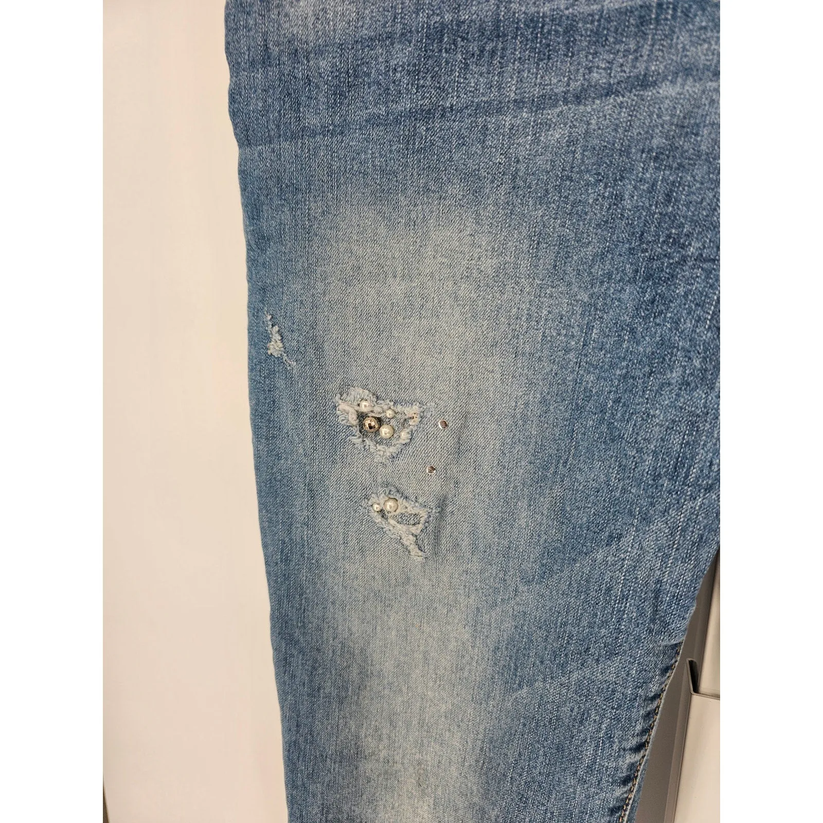 Jennifer Lopez Womens Sz 10 Skinny Blue Jeans Distressed Pearl Bead Accents