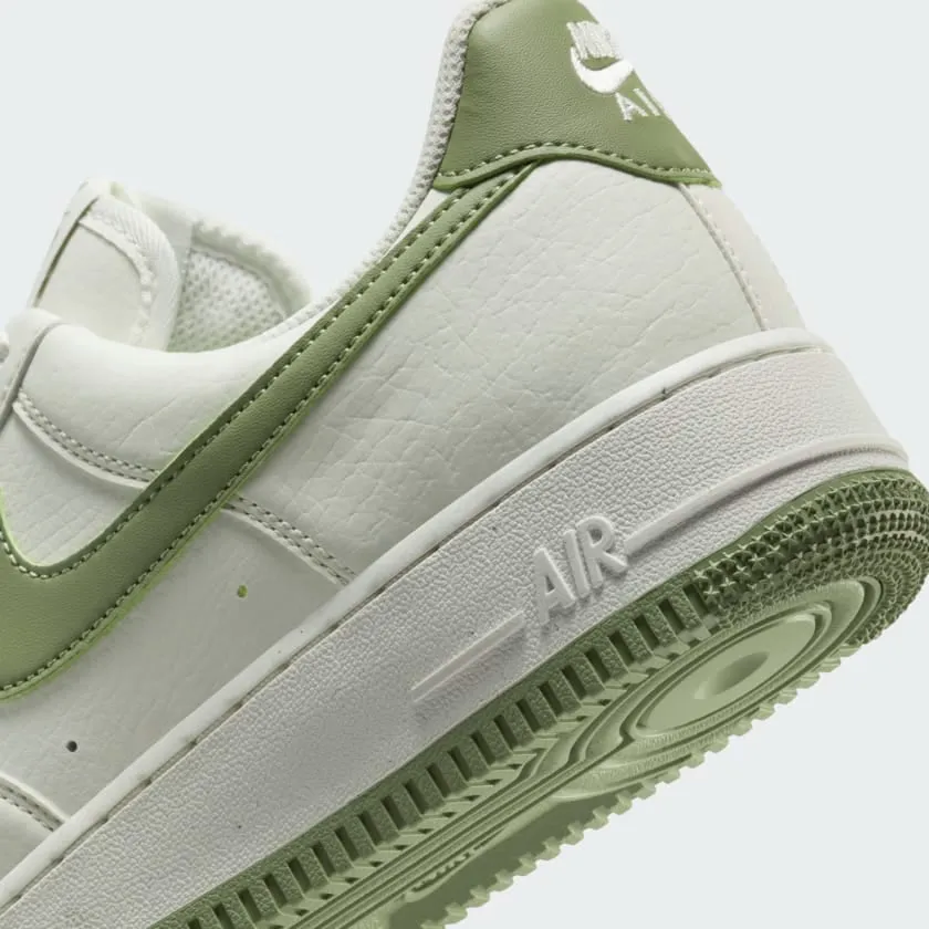 Nike Women's Air Force 1 '07 DV3808 106
