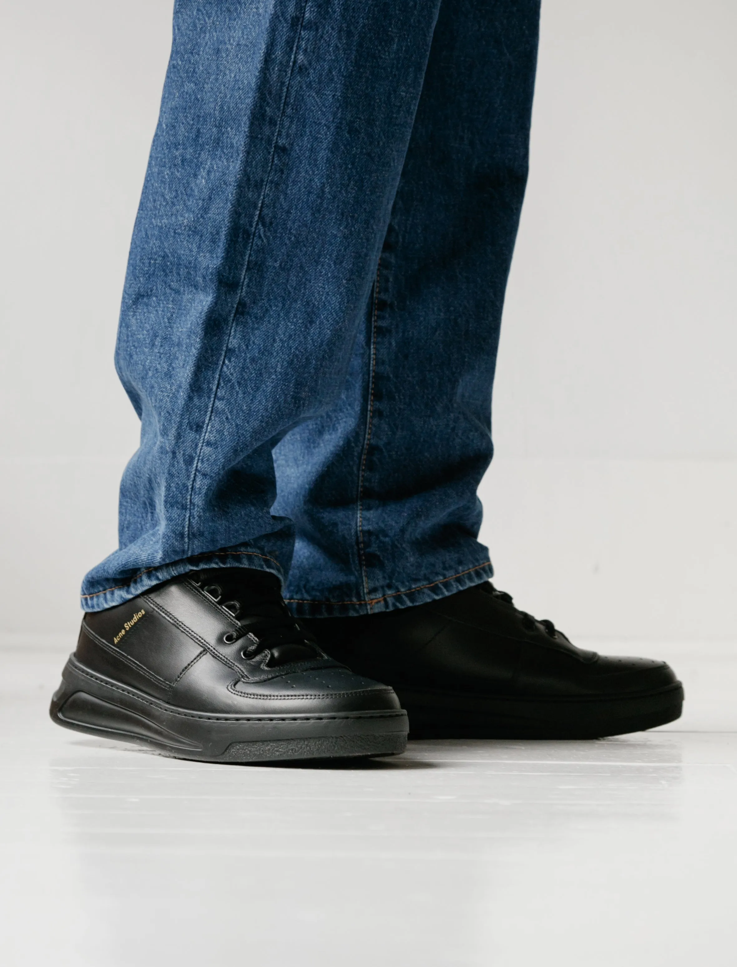 Perey Lace Up Black