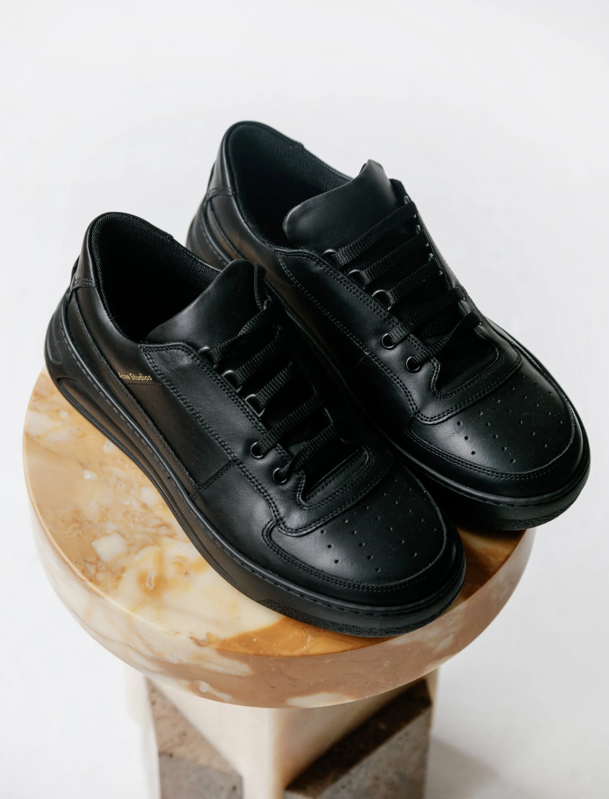 Perey Lace Up Black