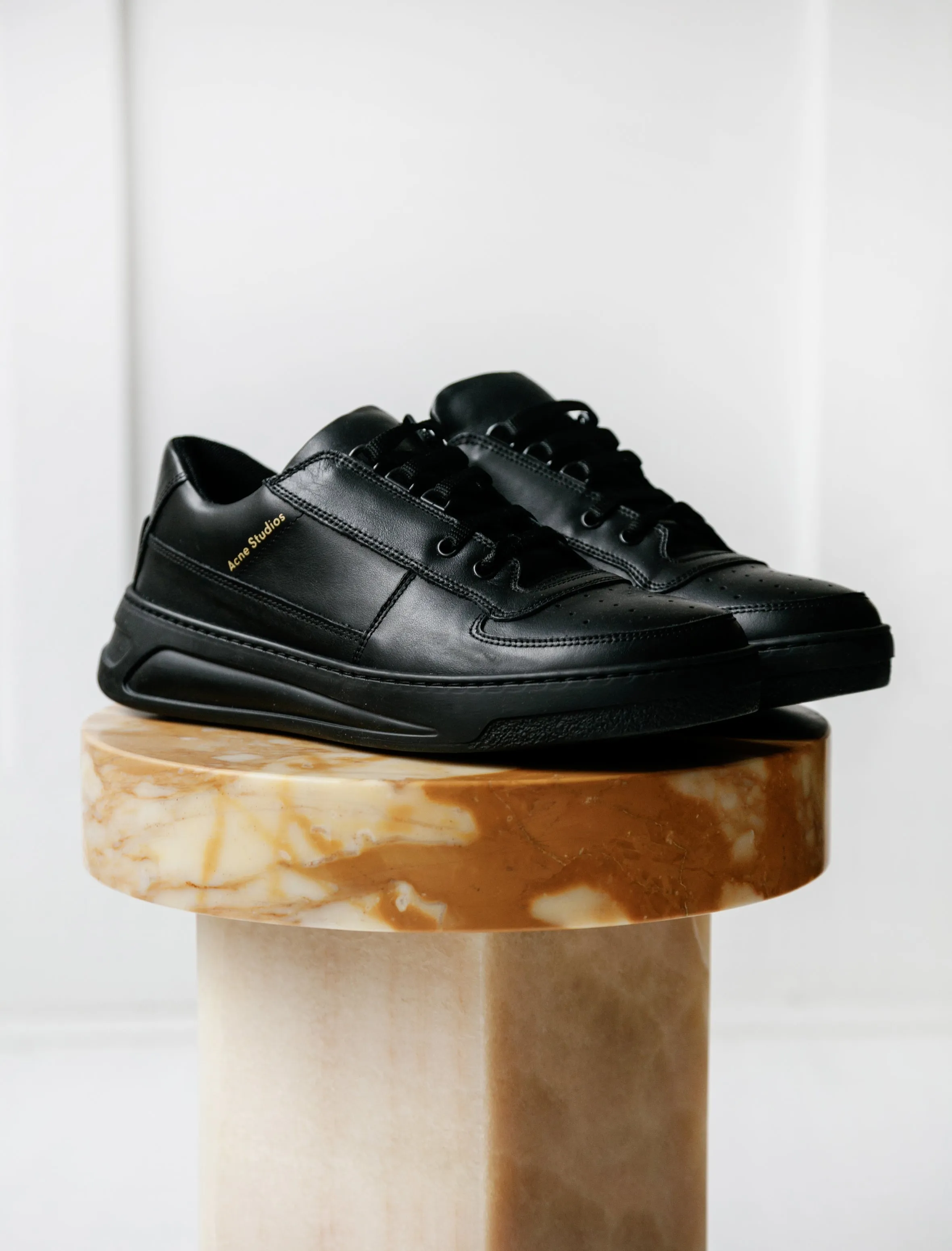 Perey Lace Up Black