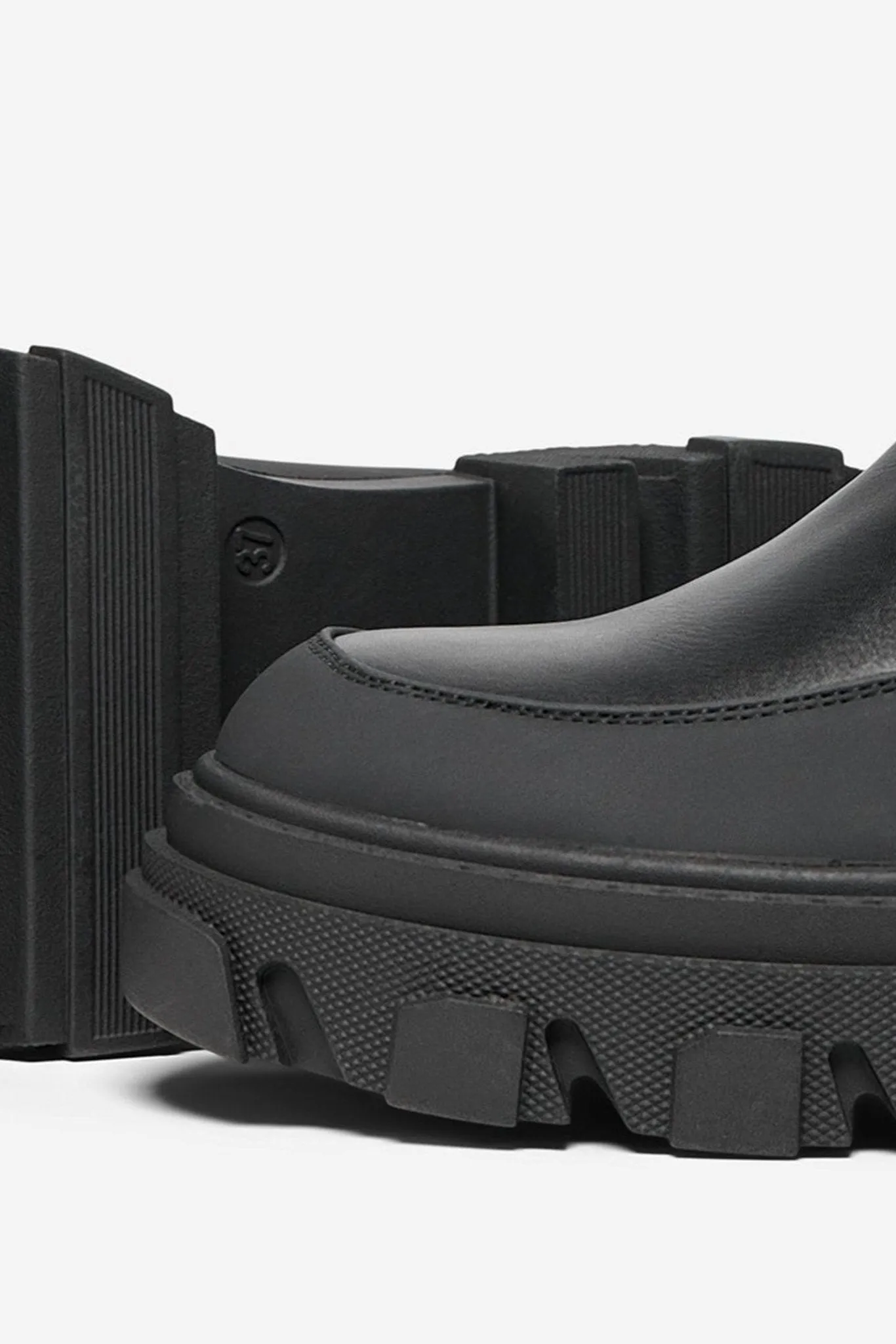 Tola Chunky Boots - Black