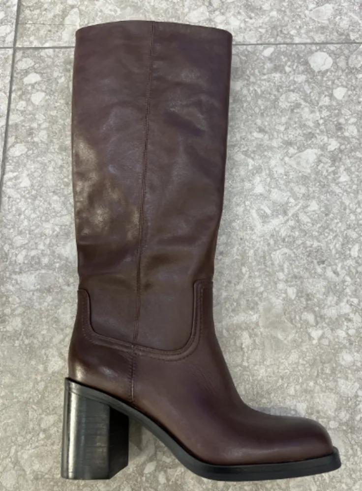 Value Black Distress Leather